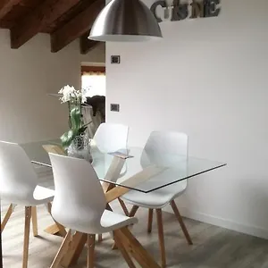 Relais + Private Parking Apartment Verona