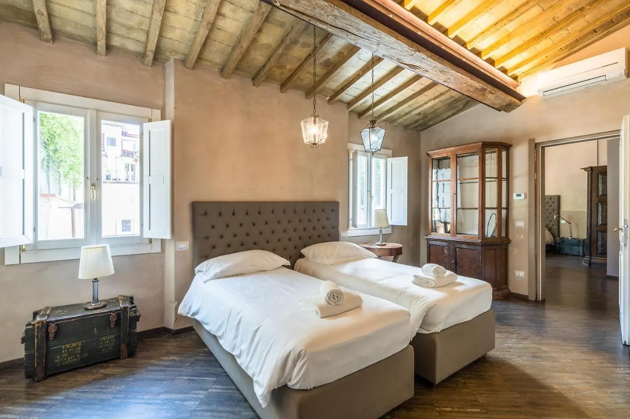 Firenze Rentals Accademia Apartment